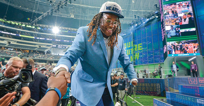 Seahawks: Young fan, Shaquem Griffin share special moment before game